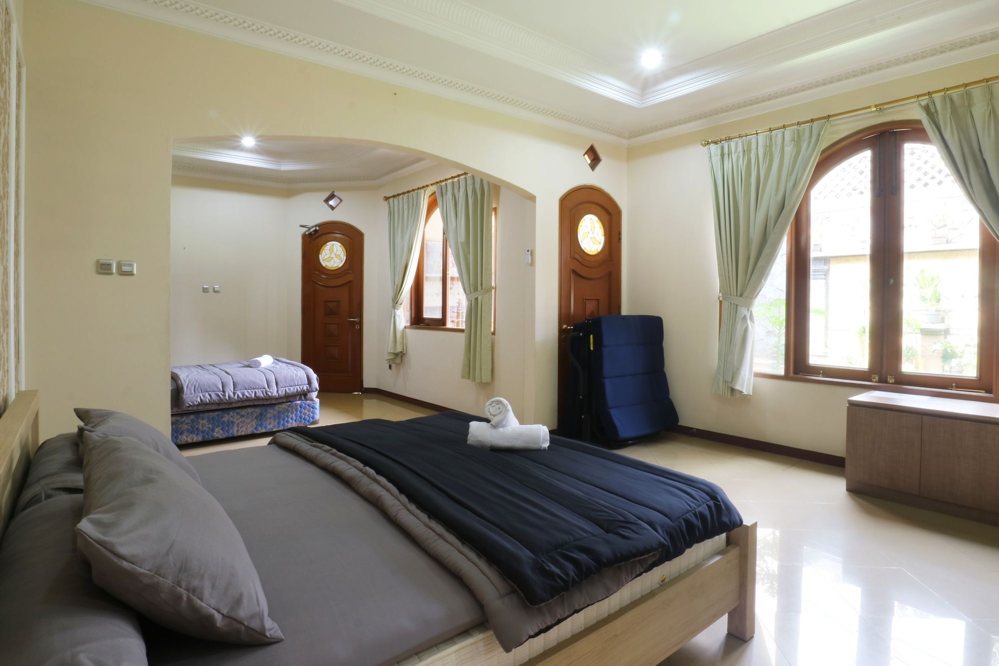 Maharani Guesthouse Tebet Syariah Yakarta Exterior foto