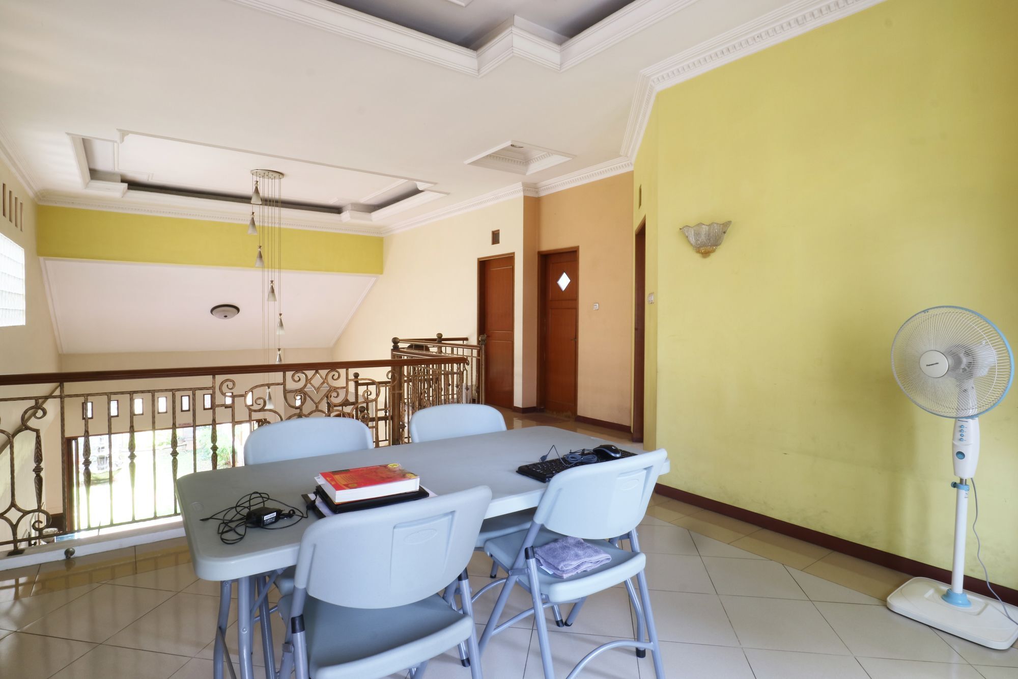 Maharani Guesthouse Tebet Syariah Yakarta Exterior foto